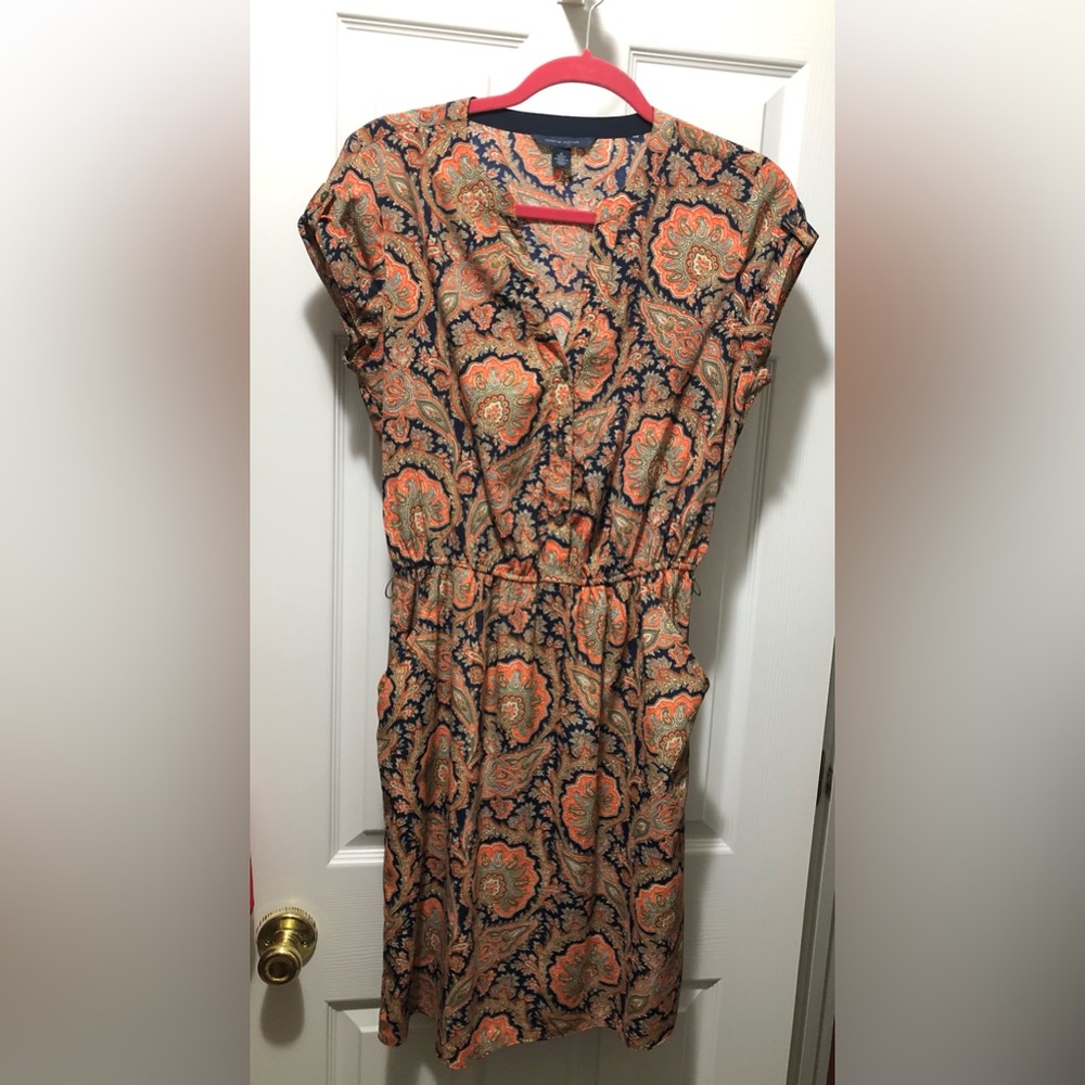 Tommy Hilfiger, Medium